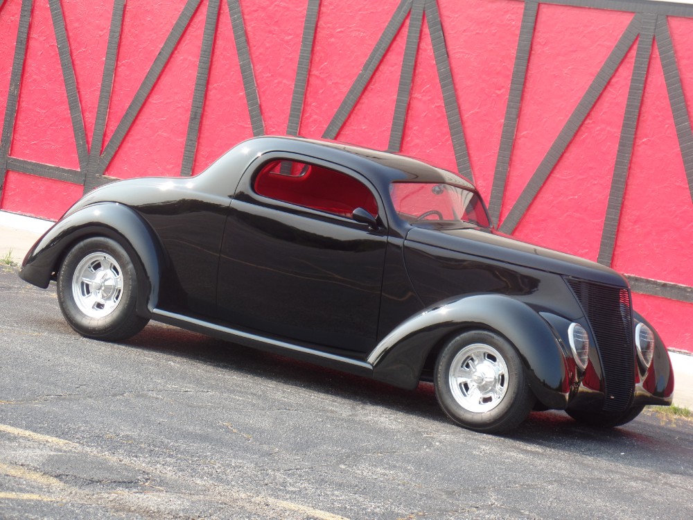 1937 Ford Hot Rod