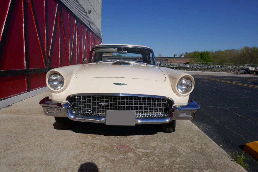 1957 Ford Thunderbird