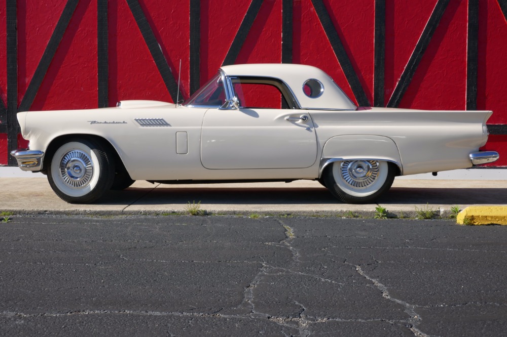 1957 Ford Thunderbird