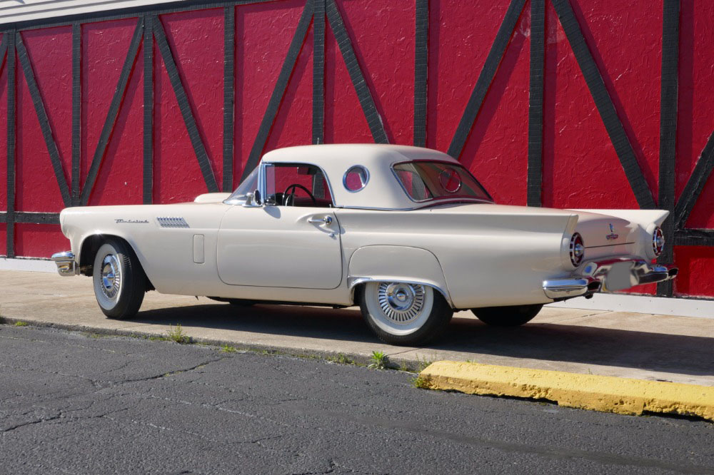 1957 Ford Thunderbird